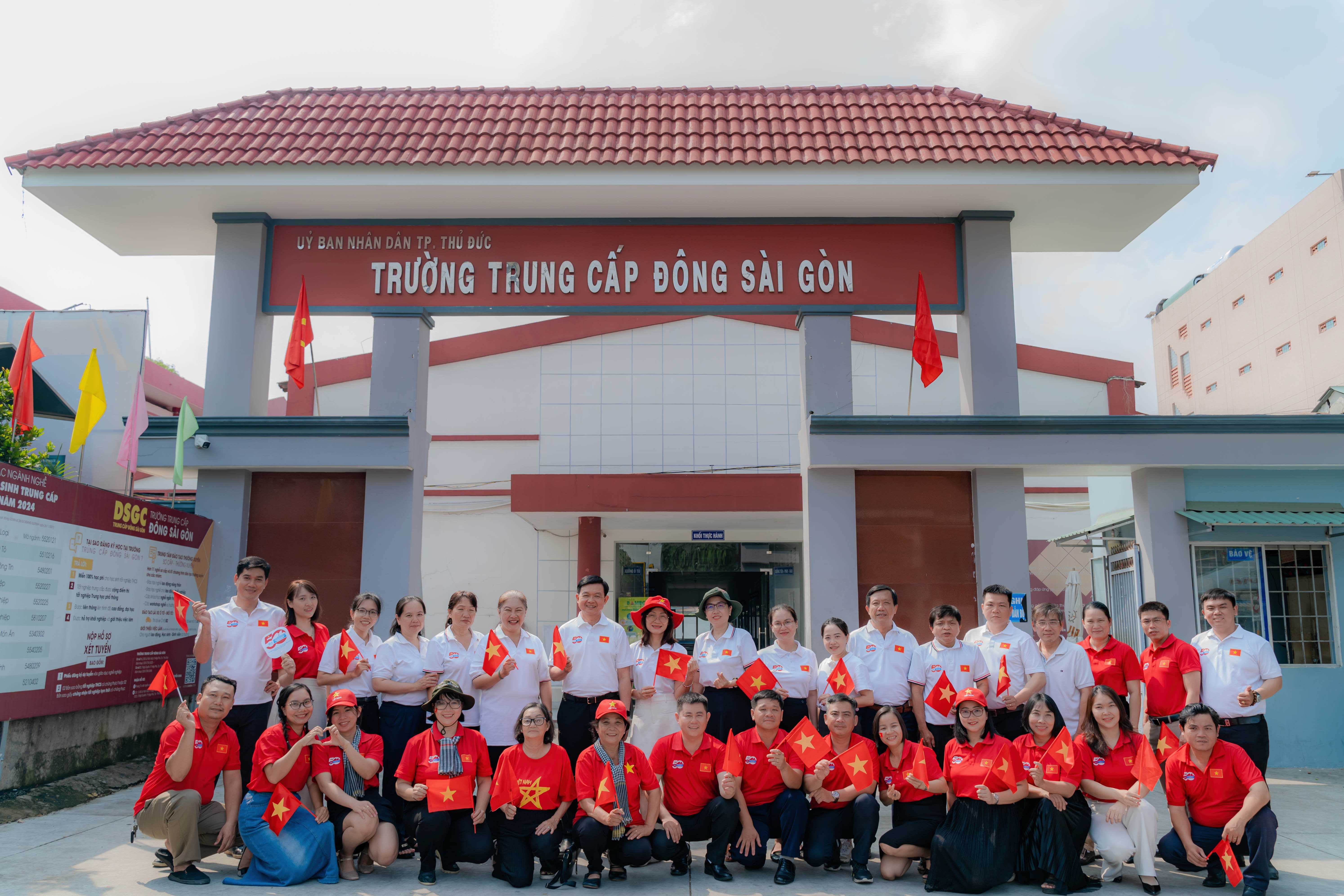 HỌP MẶT KỶ NIỆM 50 NĂM NGÀY GIẢI PHÓNG MIỀN NAM 30/4 và QUỐC TẾ LAO ĐỘNG 01/5
